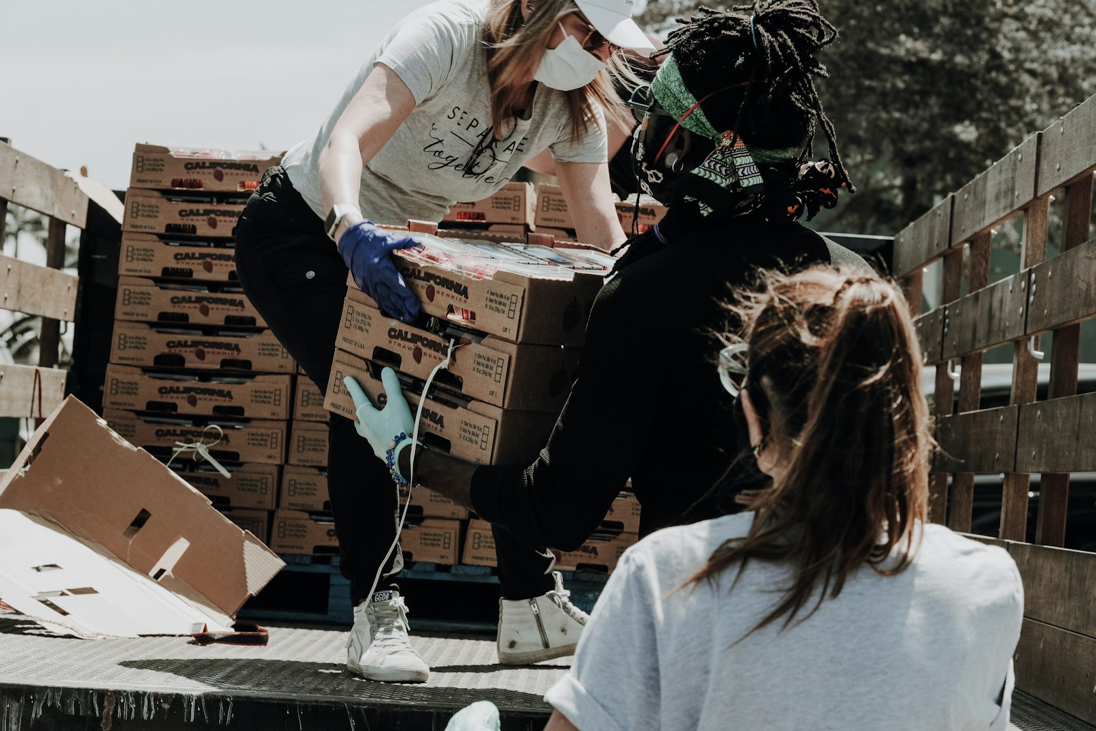 Volunteers from RODEM Church serving neighbors in the community with care